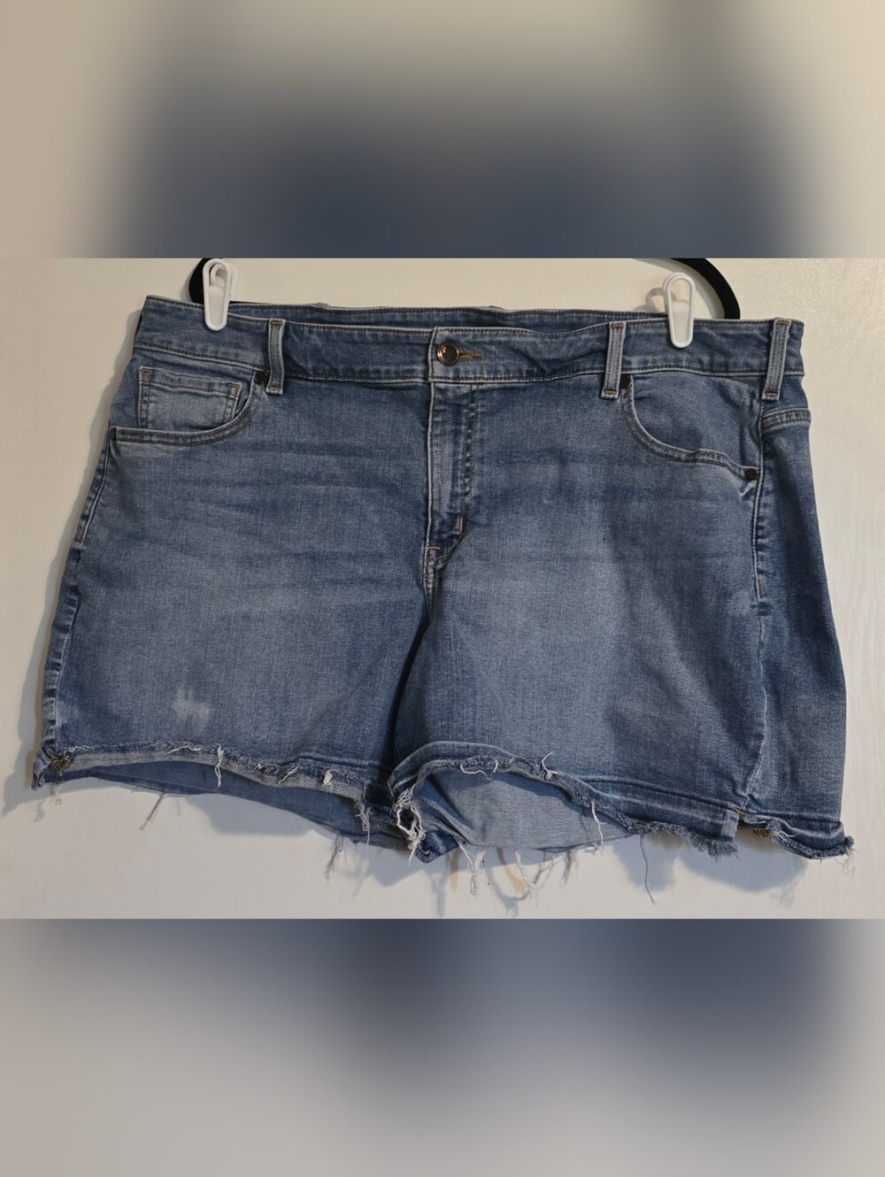 Lane Bryant Women’s Denim Shorts Size 22 Blue Distressed Raw Hem Stretch Plus
